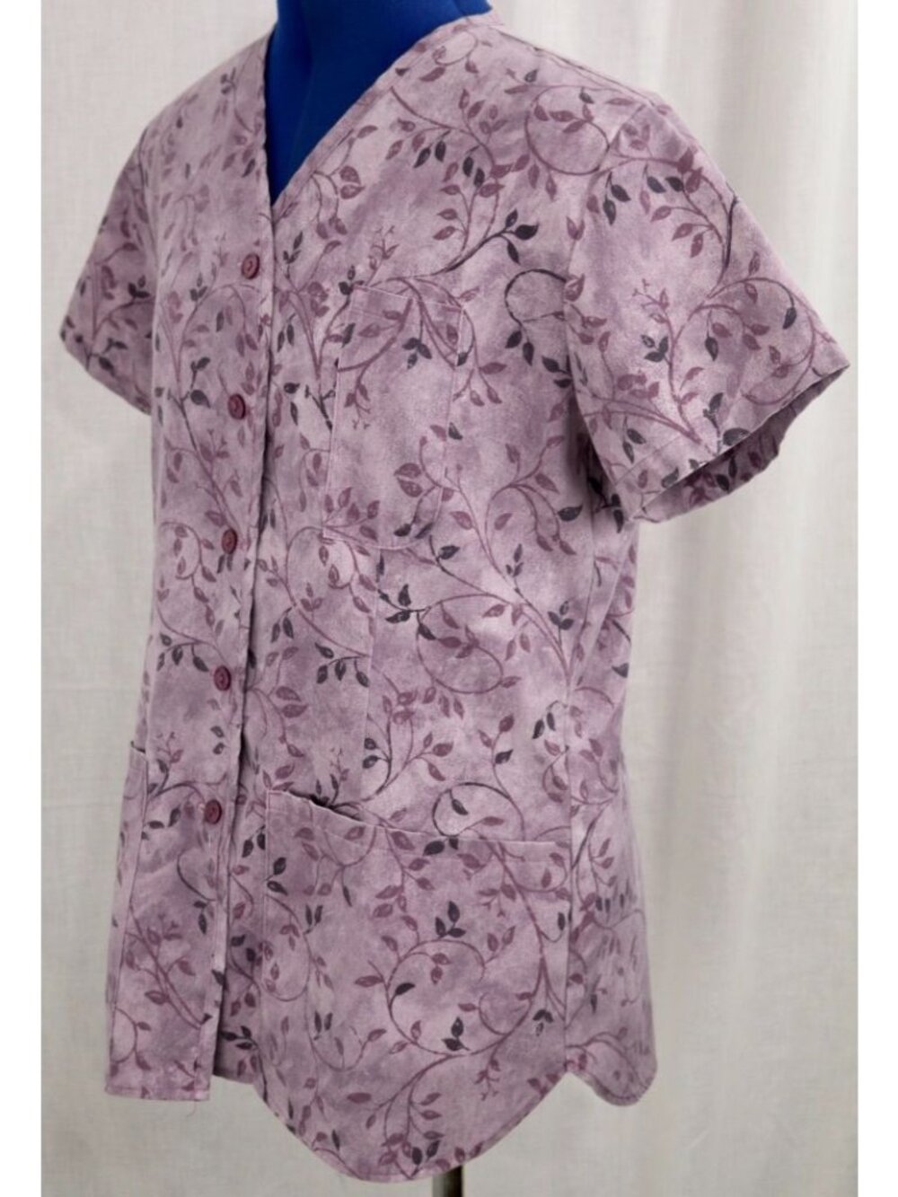 Cottage Core Scrub Top Women S Purple Leaf Whimsical Print Medical Button Up VTG - Picture 2 of 12